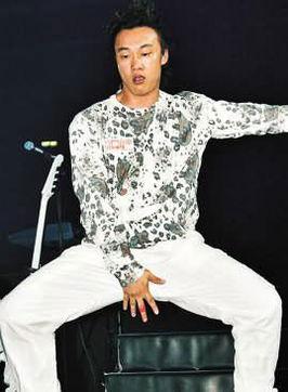 明星阴部凸起图片搜索,意外凸起引发热议